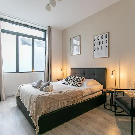 Apartment Mba - Petion Splendide Paris